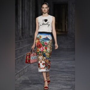 Dolce & Gabbana Off-White Sleeveless Tank Top – “I ❤️ Italy” Sequin Print